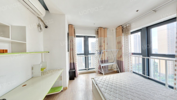 吾悦广场二手房实景图