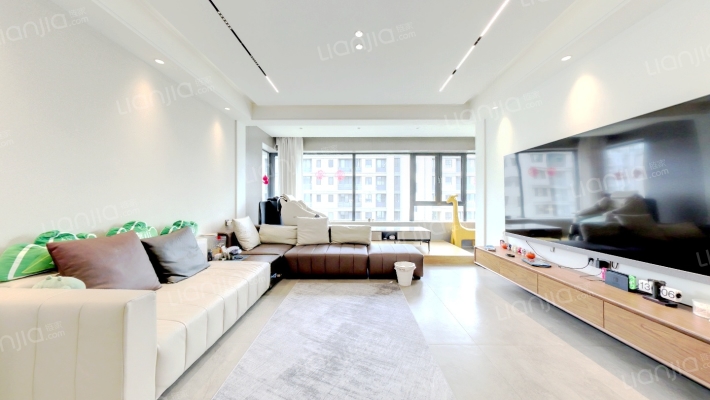 中南樾府二手房实景图