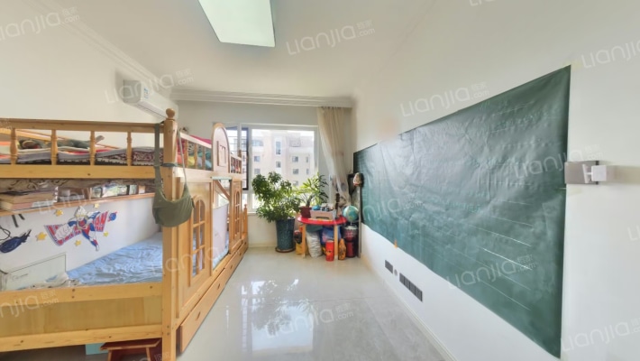 亿达第一郡四期二手房实景图