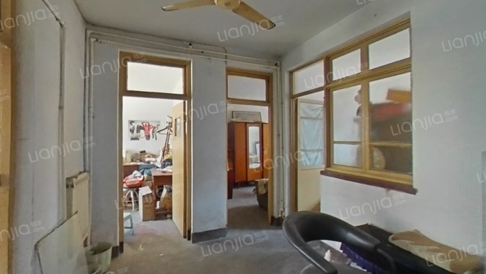 浴新南大街180号院二手房实景图