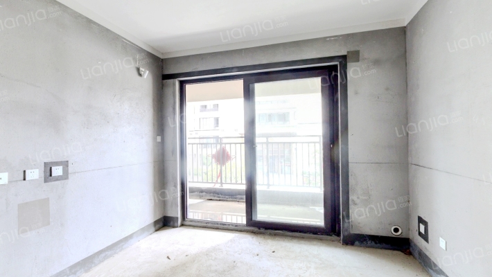 建业滨河院子南院二手房实景图