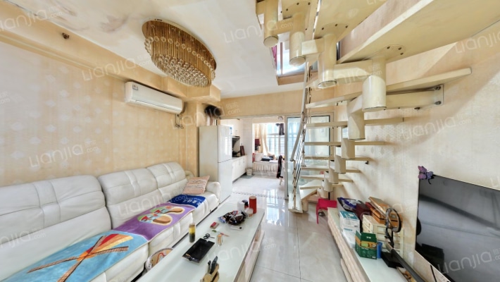 金色LOFT二手房实景图