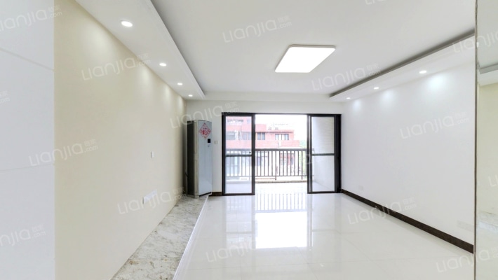 依云小镇二手房实景图