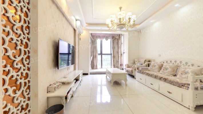 依云小镇二手房实景图