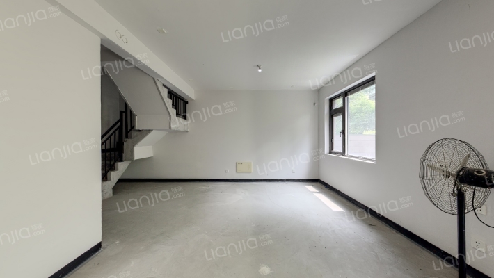 龙湖春江天玺南区二手房实景图