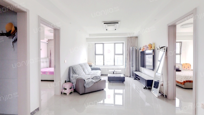 此房为高铁新区品质社区，精装修，可按揭-客厅