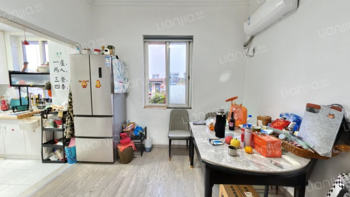 地建宿舍二手房实景图