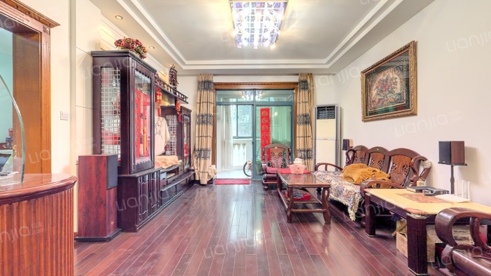 圣卡洛铂庭二手房实景图