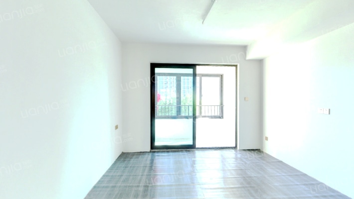 中梁德信峰荟里二手房实景图