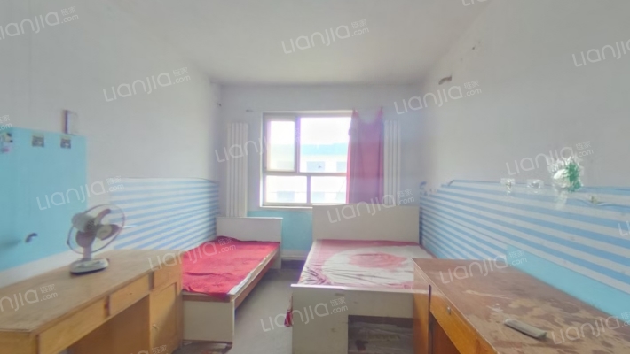 中学后街6号院二手房实景图