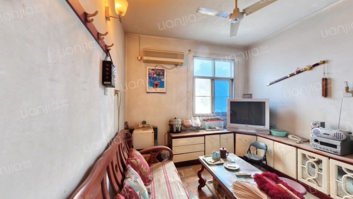 伏牛路124号二手房实景图