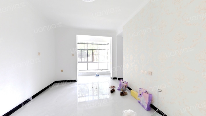 春雨路913号二手房实景图