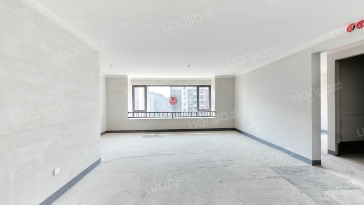 金地龙樾台二手房实景图