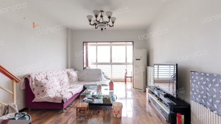 校园春天二手房实景图