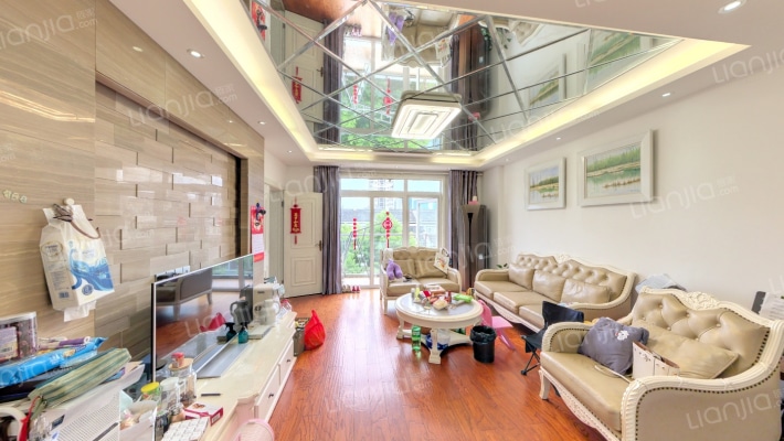 万华紫金花苑二手房实景图