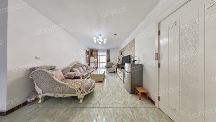 清华大溪地二号院二手房实景图