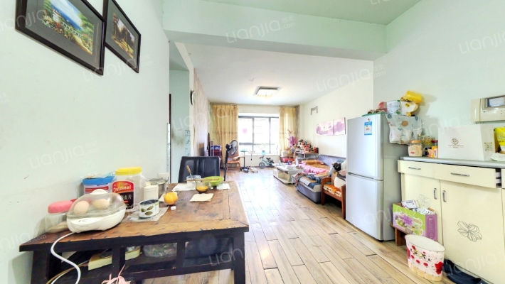 二重生活区106号二手房实景图