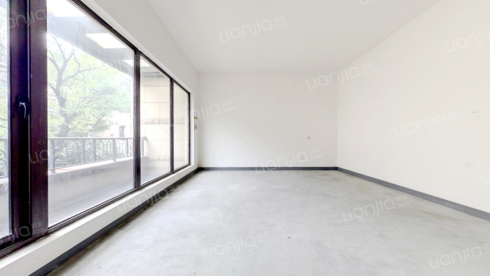 世茂佘山里二手房实景图