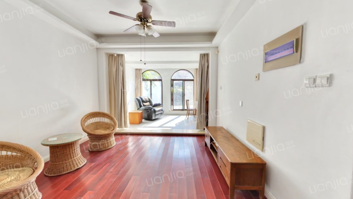 普罗旺斯二手房实景图