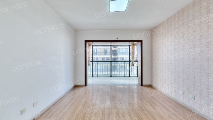 益新德隆小区二手房实景图