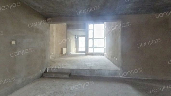 水岸豪庭二手房实景图