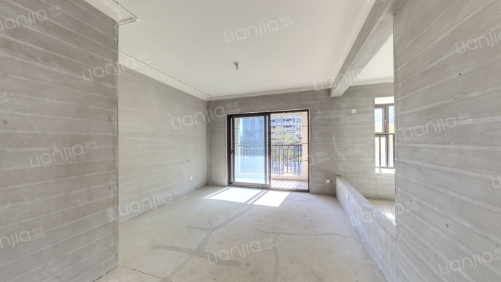 新弘华府二手房实景图