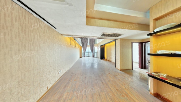 金色屋顶二手房实景图