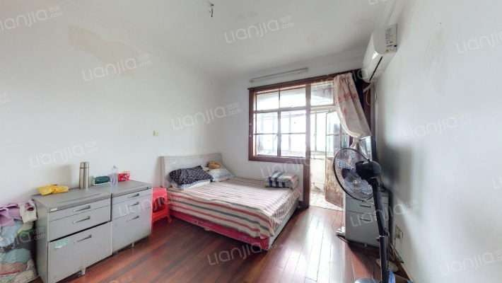 牌楼西路12弄二手房实景图