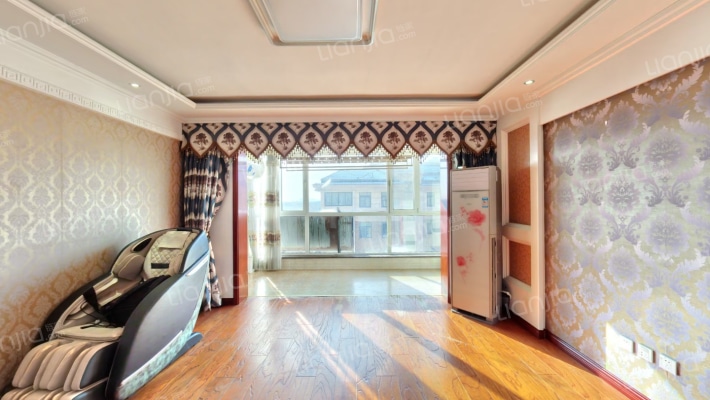 水岸豪庭二手房实景图