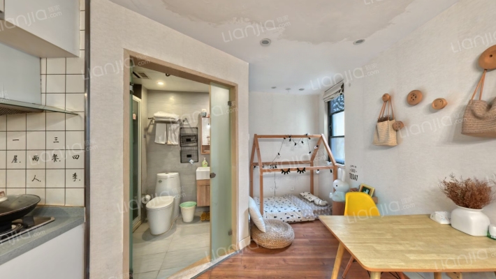 雅戈尔YAKR公馆二手房实景图