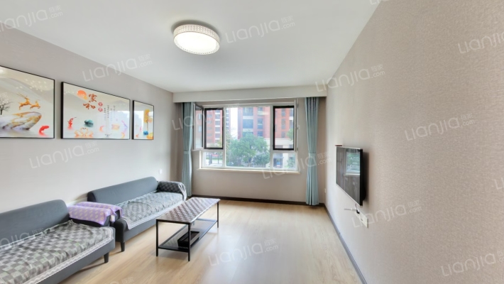 万科翡翠四季C2区二手房实景图