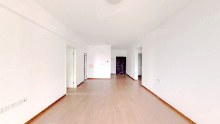 恒荣格拉斯堡二手房实景图