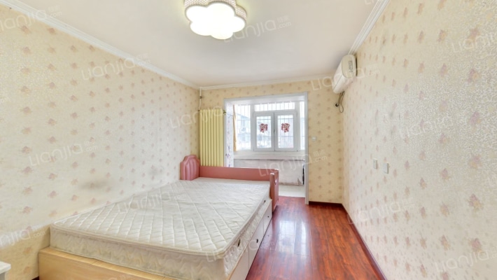 角门16号院二手房实景图