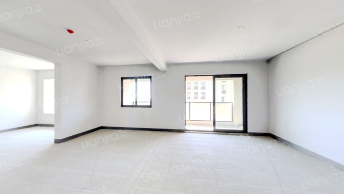 中梁九合名邸二手房实景图