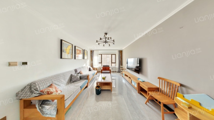 银河国际A区二手房实景图