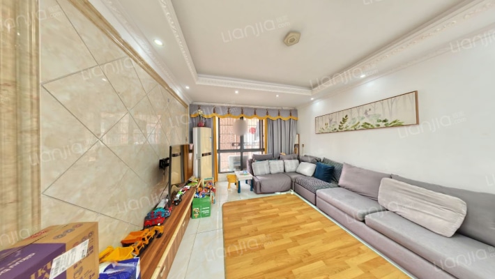 草莓街区二手房实景图