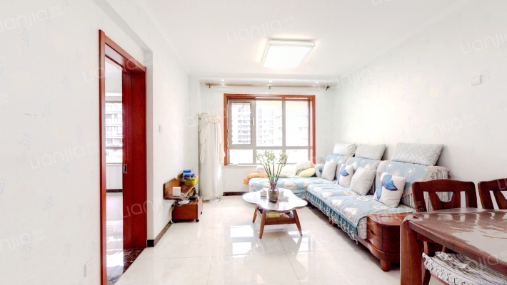 此房满二精装修全南两居室高楼层无抵押-客厅