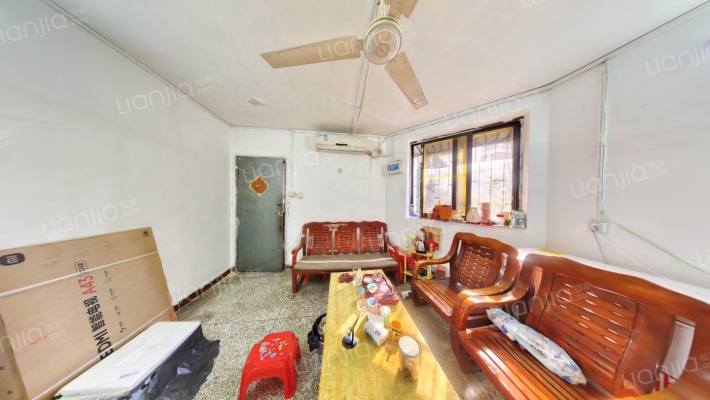 公交宿舍大院二手房实景图