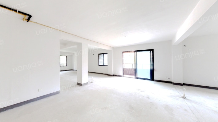 瑧晟华庭二手房实景图