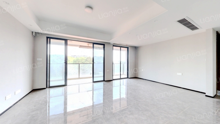 新旅明樾台二手房实景图