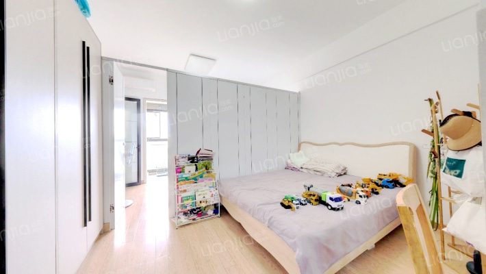 水岸秀墅二手房实景图