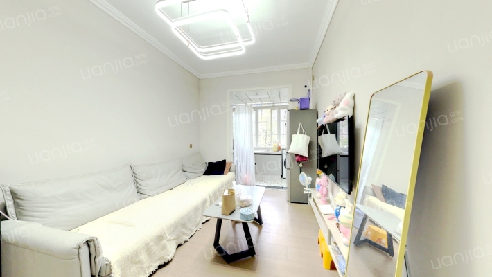 万春路63号院二手房实景图