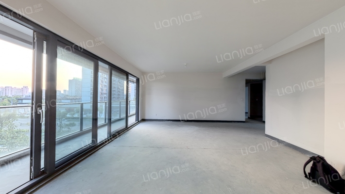 鸿翔东望樾府二手房实景图