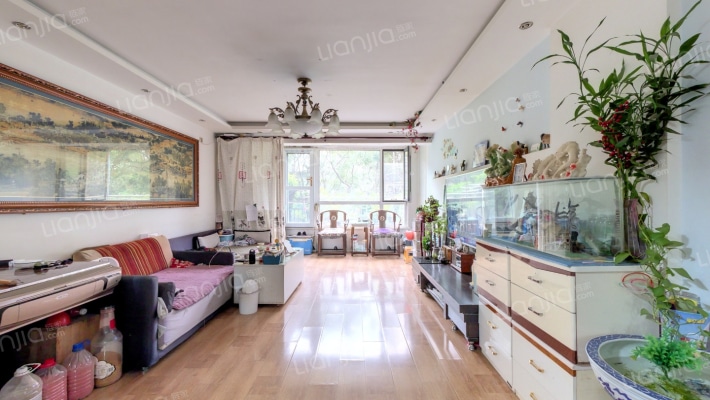 虹桥水景阁二手房实景图