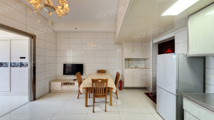 中宇国际公寓二手房实景图