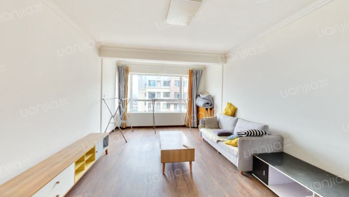 天山名苑二手房实景图