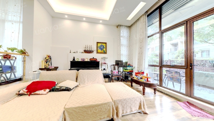 依云郡(别墅)二手房实景图