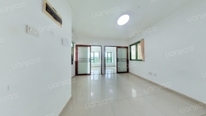 罗湖金岸大厦二手房实景图