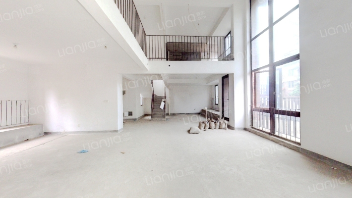 橡树湾一期联庭别墅二手房实景图