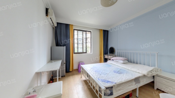 棕南西街4号二手房实景图